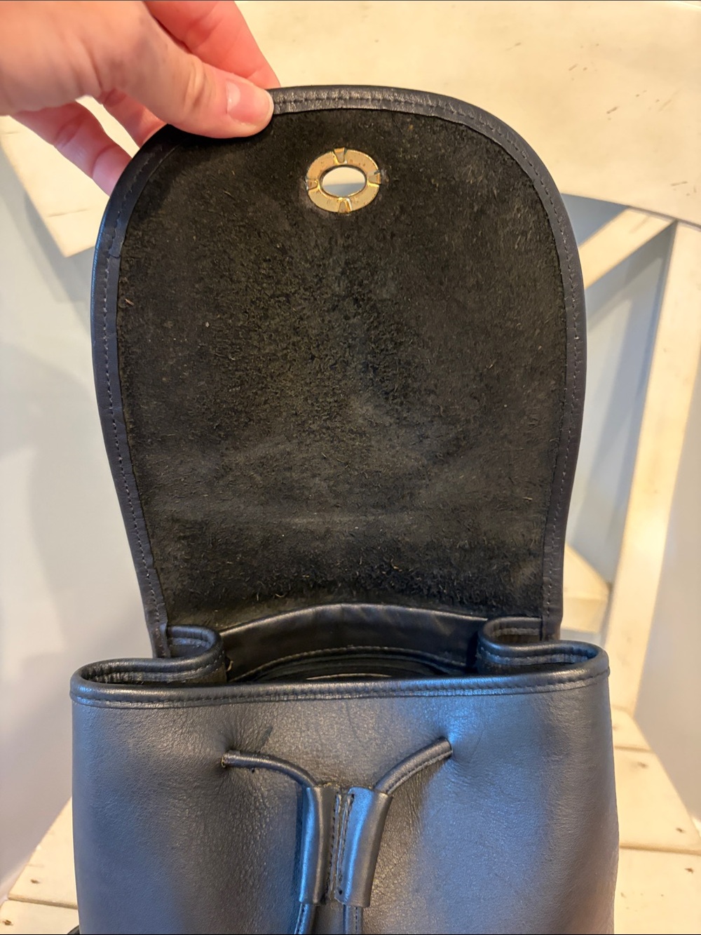 Coach All Leather Vintage Large Daypack with Turn-Lock Closure #9791 - Picture 5 of 9